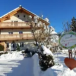Hannas Alpengruss Apartment & Zimmer *