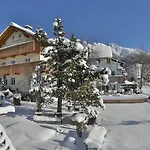 Hannas Alpengruss & *