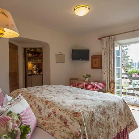 Hannas Alpengruss & Апартаменты