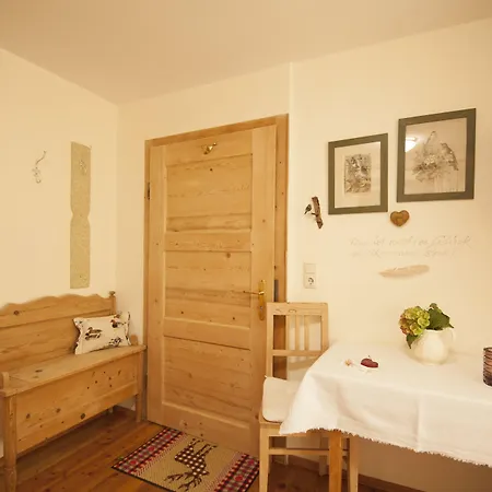 Hannas Alpengruss Apartment & Zimmer *