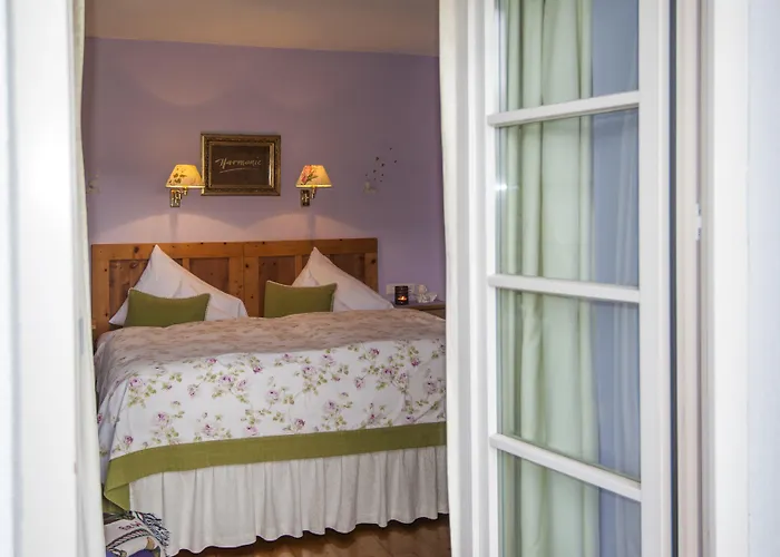 Hannas Alpengruss & *