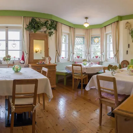 Hannas Alpengruss Apartment & Zimmer Apartment Seefeld in Tirol